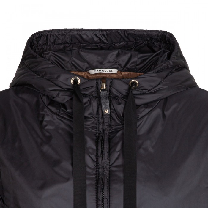 Water-resistant canvas travel jacket