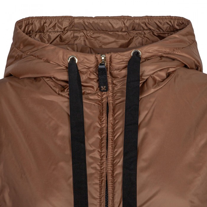 Water-resistant canvas travel jacket