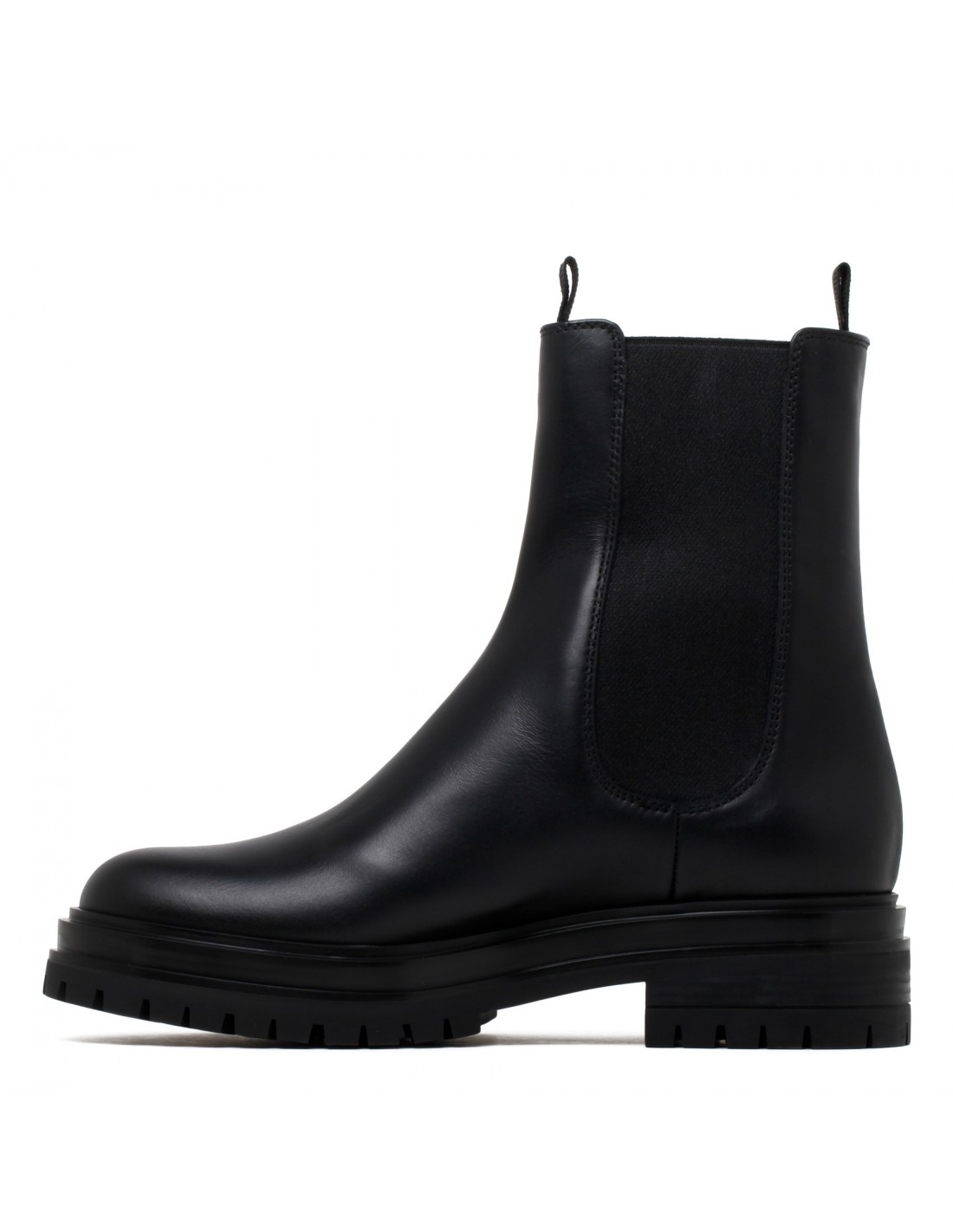 Chester Chelsea boots