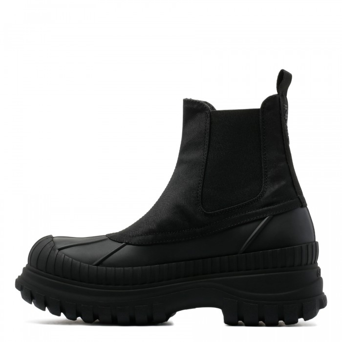 Black outdoor Chelsea boots