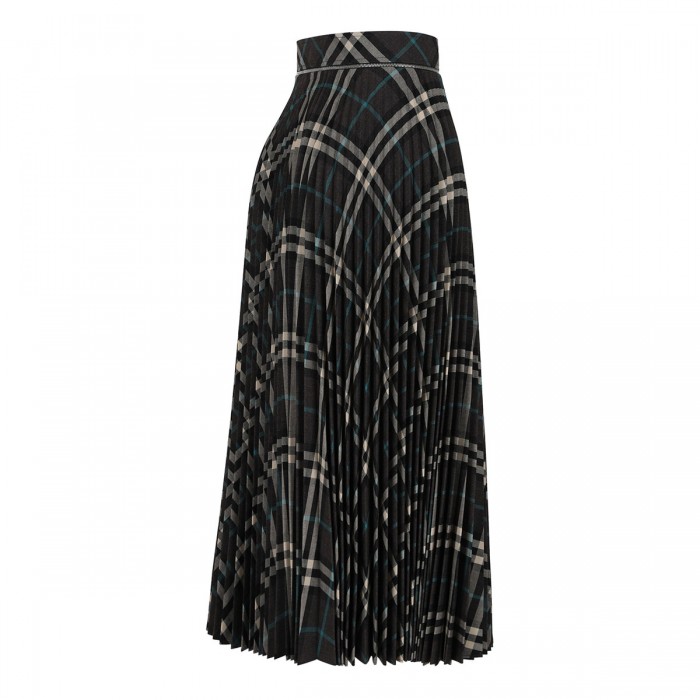 Pleated check skirt