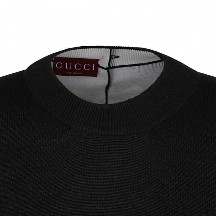 Wool top with logo