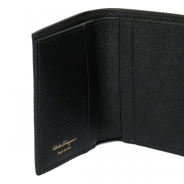 Gancini credit cardholder